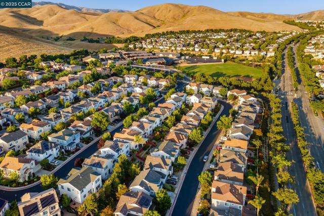 2258 S Donovan Way, San Ramon CA: https://media.crmls.org/mediaz/cc66fb18-44f9-421d-aff8-c6bd96f6d1c5.jpg