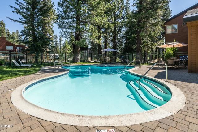 435 Lakeview Boulevard, Mammoth Lakes CA: https://media.crmls.org/mediaz/cc670c2e-025d-40a9-b784-44e831708df2.jpg