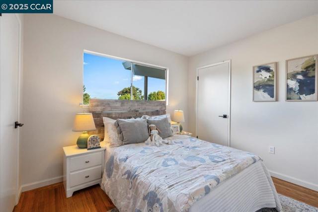 3503 Highland Ave, Redwood City CA: https://media.crmls.org/mediaz/cc671008-c559-4bba-b449-cb0b7f4fd135.jpg