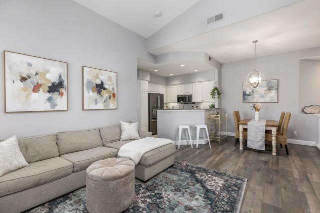 Detail Gallery Image 6 of 27 For 7577 Hazard Center Dr, San Diego,  CA 92108 - 2 Beds | 2 Baths