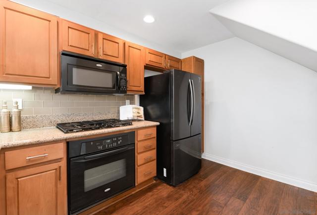 Image 8 of 31 For 7705 El Cajon Blvd  Unit 4