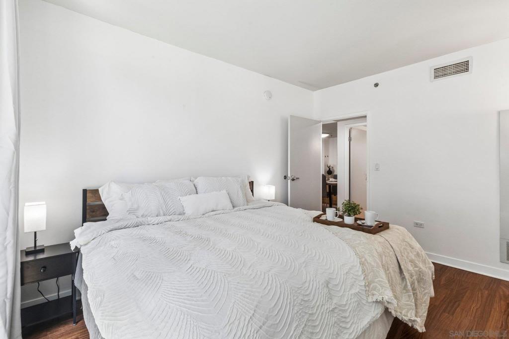 425 W Beech St - photo 20