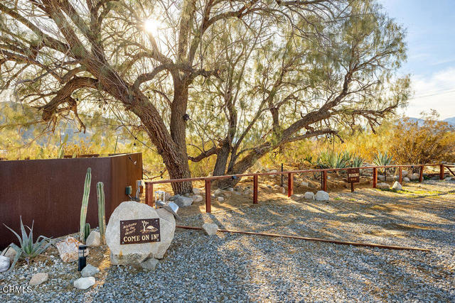 Detail Gallery Image 5 of 47 For 9427 T Circle Dr, Morongo Valley,  CA 92256 - 3 Beds | 2 Baths