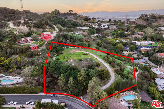 2666 Larmar Road, Los Angeles CA: https://media.crmls.org/mediaz/cc68c74d-195f-4e74-a8fb-5bec7efd0c80.jpg