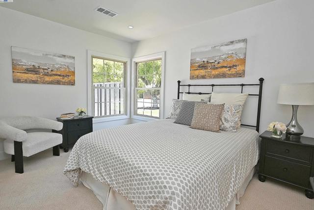 3208 McNutt, Walnut Creek CA: https://media.crmls.org/mediaz/cc696abc-e7d1-4c5a-a4bb-c460107b4571.jpg