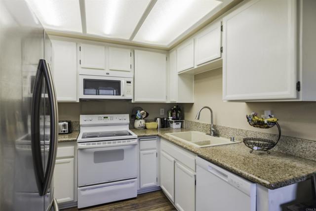 Detail Gallery Image 9 of 19 For 12650 Lakeshore Dr #160,  Lakeside,  CA 92040 - 2 Beds | 2 Baths