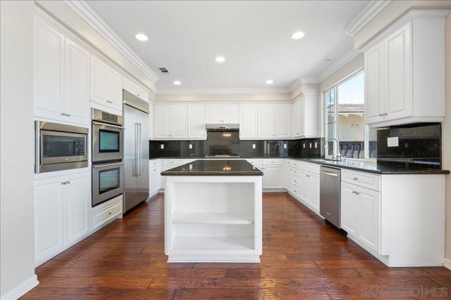 1850 Sheridan Way, San Marcos CA: https://media.crmls.org/mediaz/cc6ad155-f59c-49c2-b0a1-e62bedcf1b38.jpg