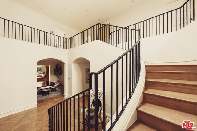 223 24th Street, Santa Monica CA: https://media.crmls.org/mediaz/cc6ade52-f3df-434c-b772-4d07909d91cc.jpg