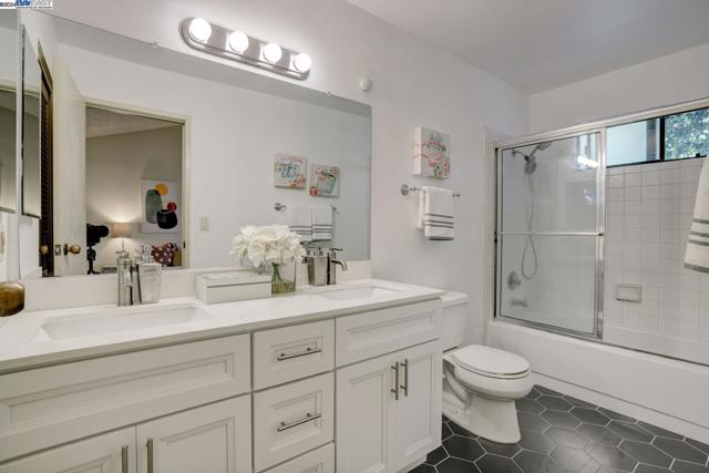 Image 30 of 51 For 6047 Joaquin Murieta Ave  F