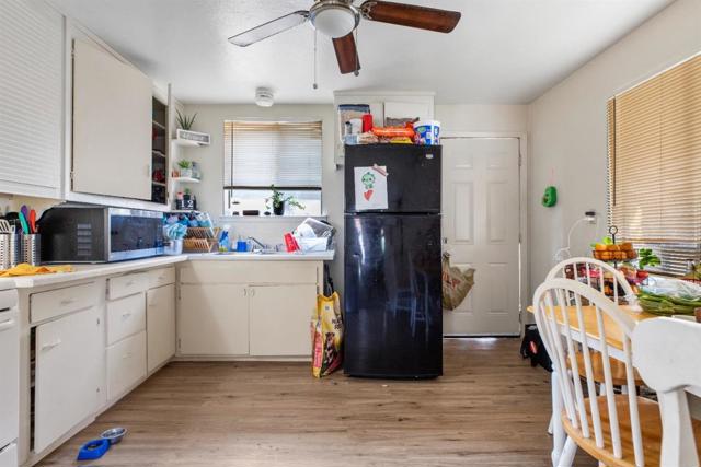 916 Middlecoff Avenue, Modesto CA: https://media.crmls.org/mediaz/cc6b5ceb-3c6e-4f9b-aa00-c2c086cae372.jpg