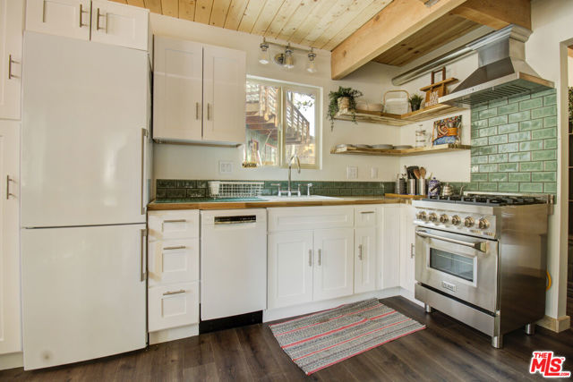 612 Kean Way, Big Bear City CA: https://media.crmls.org/mediaz/cc6baf83-4c1b-4650-8029-407e611bef5f.jpg