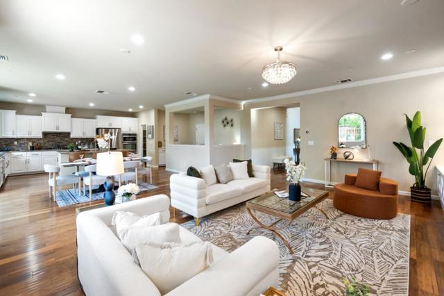 Image 5 of 62 For 32210 Regents Boulevard