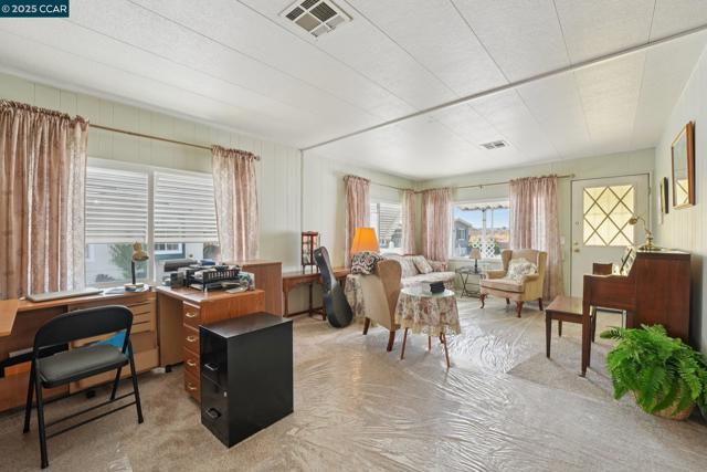 327 La Vina, Pacheco CA: https://media.crmls.org/mediaz/cc6cb4b9-c992-4280-8942-cc1d4cadface.jpg