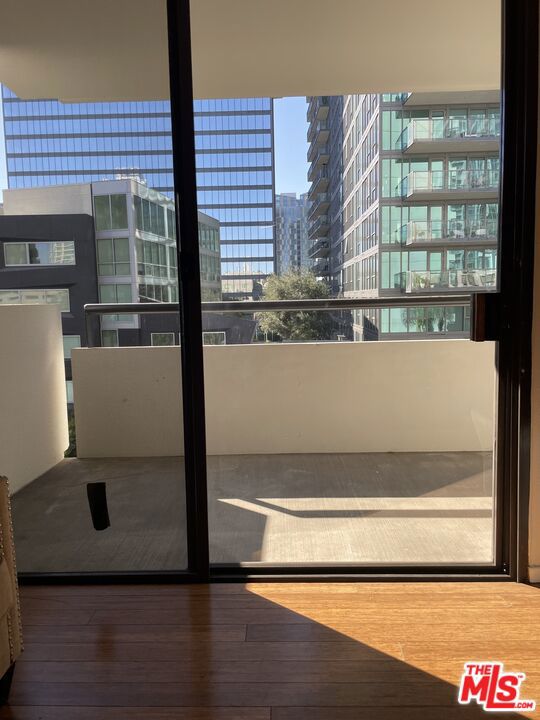 600 W 9th Street, Los Angeles CA: https://media.crmls.org/mediaz/cc6d26bc-5a8e-4ca8-8dfe-f56e922518bd.jpg