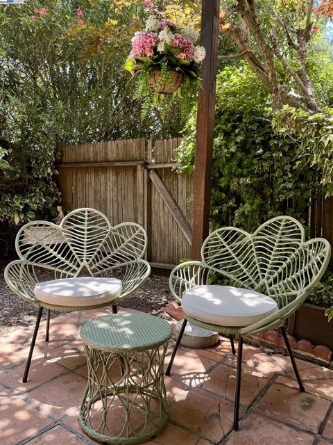 148 Ascot Ct, Moraga CA: https://media.crmls.org/mediaz/cc6d7e8f-8249-43ca-8273-cead17db2356.jpg
