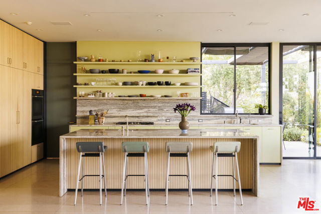 3306 Deronda Drive, Los Angeles CA: https://media.crmls.org/mediaz/cc6d9243-16e9-4221-b567-8abfcbb0fca2.jpg