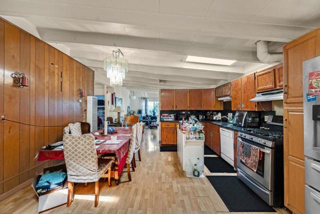 1549 Jupiter Way, Milpitas CA: https://media.crmls.org/mediaz/cc6ddd5d-b9be-4ade-a4f7-b139349e2638.jpg