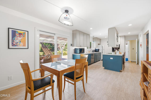 Detail Gallery Image 5 of 38 For 271 Calle Higuera, Camarillo,  CA 93010 - 6 Beds | 3 Baths