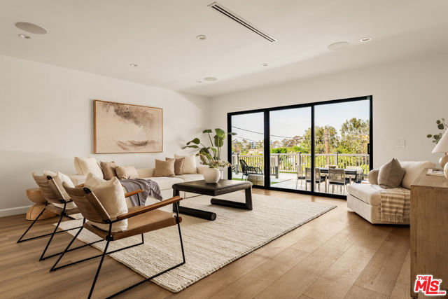 5931 Abernathy Drive, Los Angeles CA: https://media.crmls.org/mediaz/cc6fdc54-bf2f-4a7c-a441-ba9a5d78f88b.jpg