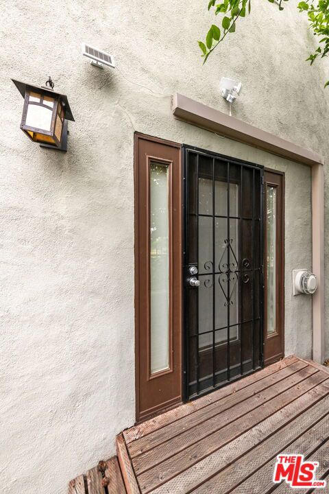 3166 San Marino Street, Los Angeles CA: https://media.crmls.org/mediaz/cc6ff044-d3b6-4516-9ad4-954c1f41d679.jpg