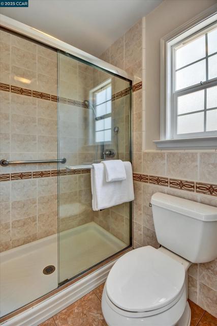 423 Casa Del Mar Dr, Half Moon Bay CA: https://media.crmls.org/mediaz/cc704e23-417c-4b14-9675-90f36c02382a.jpg