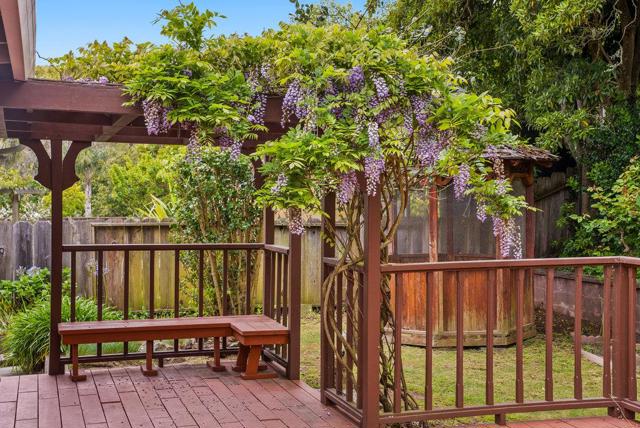 1435 Dolphin Drive, Aptos CA: https://media.crmls.org/mediaz/cc70b5ab-de34-4bb4-acd0-9d32d2370a3a.jpg
