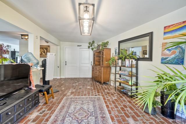Detail Gallery Image 8 of 34 For 1080 Buena Pl, Carlsbad,  CA 92008 - – Beds | – Baths