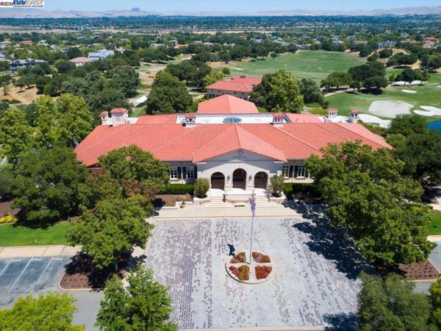 1137 Via Di Salerno, Pleasanton CA: https://media.crmls.org/mediaz/cc71176f-53d9-43ab-81ae-75a5c65e540d.jpg