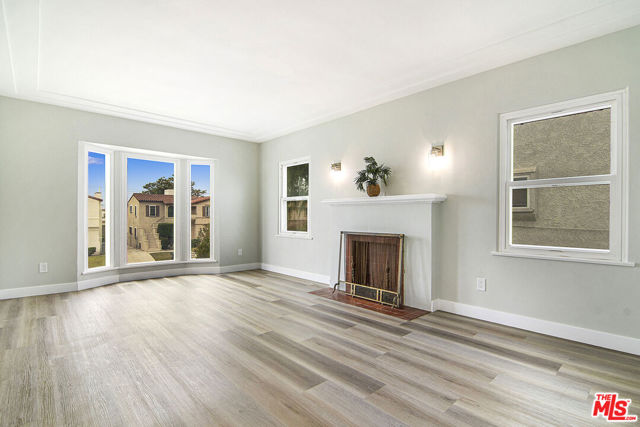 8456 Byrd Avenue, Inglewood CA: https://media.crmls.org/mediaz/cc714aad-bf3a-4eeb-8845-31d22a22b896.jpg