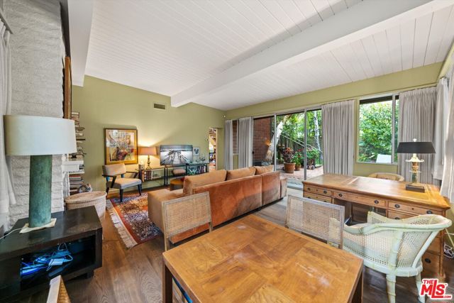 1048 E La Loma Avenue, Somis CA: https://media.crmls.org/mediaz/cc71fd1a-87cb-4943-b5a6-fcfa3278bf97.jpg