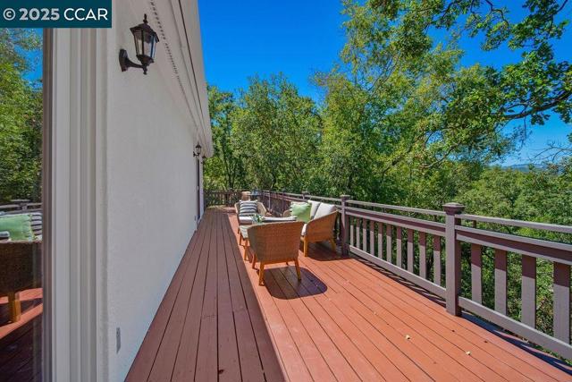 921 Foye Drive, Lafayette CA: https://media.crmls.org/mediaz/cc725cc4-ae66-4ec2-a432-0343110524de.jpg