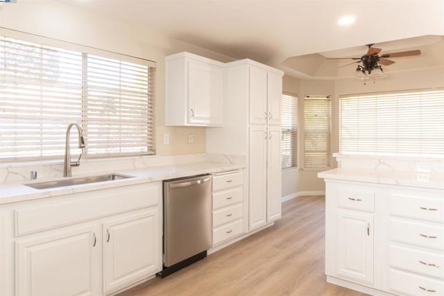 3270 Formby Ln, Fairfield CA: https://media.crmls.org/mediaz/cc728807-64fd-41c1-bb63-54e478d7534c.jpg