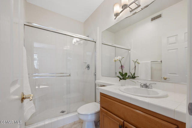3034 Heavenly Ridge Street, Thousand Oaks CA: https://media.crmls.org/mediaz/cc7346b7-3b07-46cc-a6b3-d438adb11857.jpg