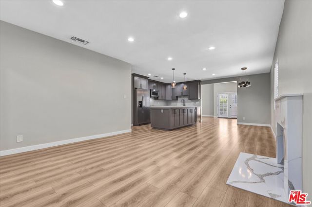 13964 La Maida Street, Sherman Oaks CA: https://media.crmls.org/mediaz/cc7390d7-83d4-45c4-a3e3-870dc733baf4.jpg