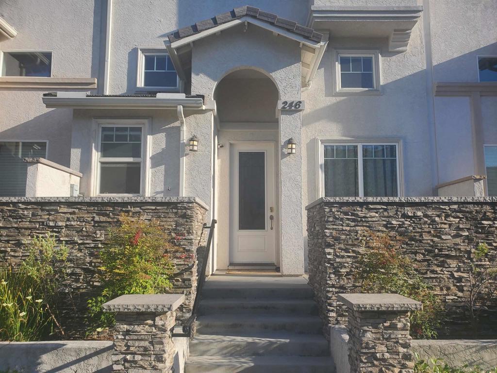 246 Vermont Ct.