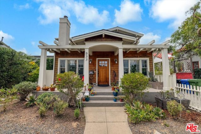 933 W Venezia Avenue, Venice CA: https://media.crmls.org/mediaz/cc7473cb-af1a-43a2-ad53-9ed86d0d684c.jpg