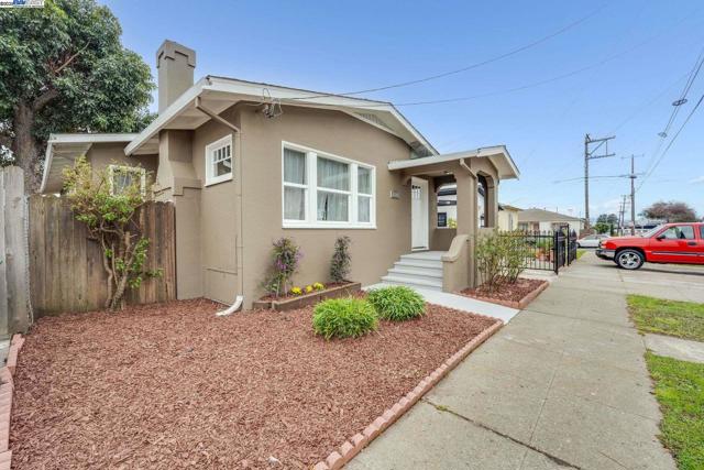 1510 Burbeck Ave, Richmond CA: https://media.crmls.org/mediaz/cc748e4d-bb7c-4169-839a-7a510d2a258a.jpg