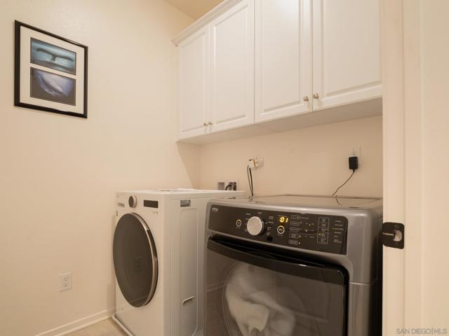 1904 Avenida Senecio, Chula Vista CA: https://media.crmls.org/mediaz/cc749c45-5ccd-4f5e-be5f-8445256da702.jpg