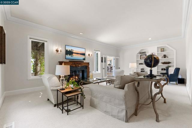 4860 Venner Rd, Martinez CA: https://media.crmls.org/mediaz/cc749f43-15ed-433c-bf38-dcf18bca400c.jpg