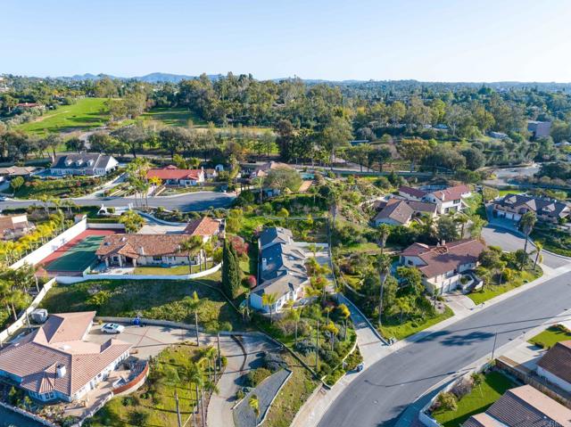 Detail Gallery Image 15 of 68 For 1248 via Christina, Vista,  CA 92084 - 4 Beds | 3 Baths