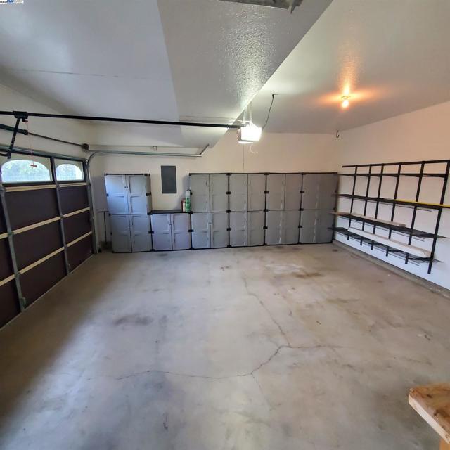 4189 Tessa Pl, Pleasanton CA: https://media.crmls.org/mediaz/cc74f607-d789-4c9c-aaf6-0a50f87b12ff.jpg