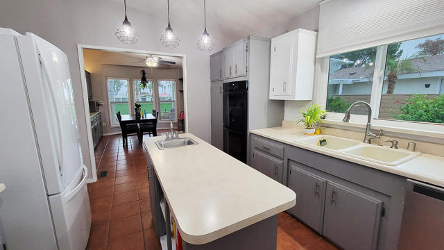 34610 Branding Iron Lane, Thousand Palms CA: https://media.crmls.org/mediaz/cc7568ef-8b66-4a66-a8f7-c296b3047733.jpg