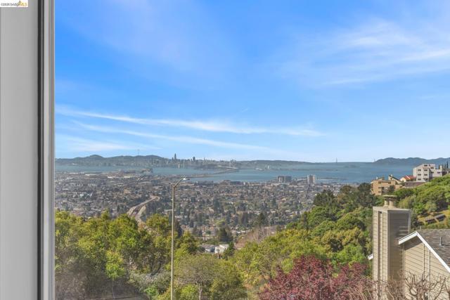 1881 Grand View Drive, Oakland CA: https://media.crmls.org/mediaz/cc75fd46-9891-432e-9d56-a4ae595b78e6.jpg