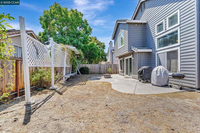 5103 Pioneer Way, Antioch CA: https://media.crmls.org/mediaz/cc76adea-766a-407c-9326-da3869f659df.jpg