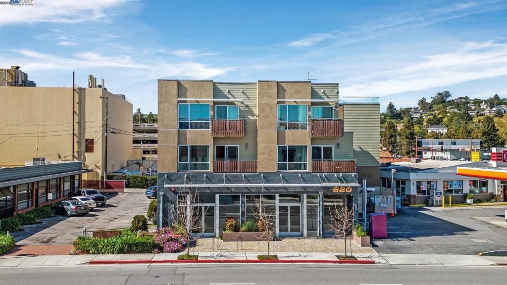 520 El Camino Real #202