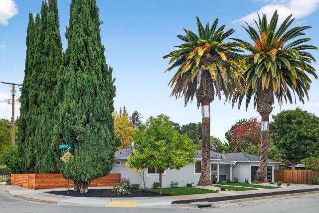 430 Gilbert Avenue, Menlo Park CA: https://media.crmls.org/mediaz/cc776364-7e57-4e64-9a0b-9e0ab3fefee3.jpg