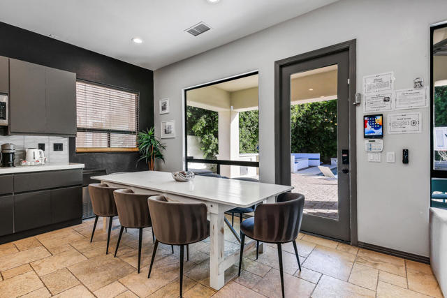 81107 Carefree Drive, Indio CA: https://media.crmls.org/mediaz/cc776458-d476-4fb9-9f78-9c9d98288295.jpg