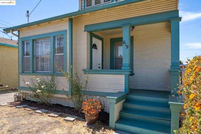 619 11th St., Richmond CA: https://media.crmls.org/mediaz/cc780aa1-277f-4794-adc3-9955da4a0eee.jpg