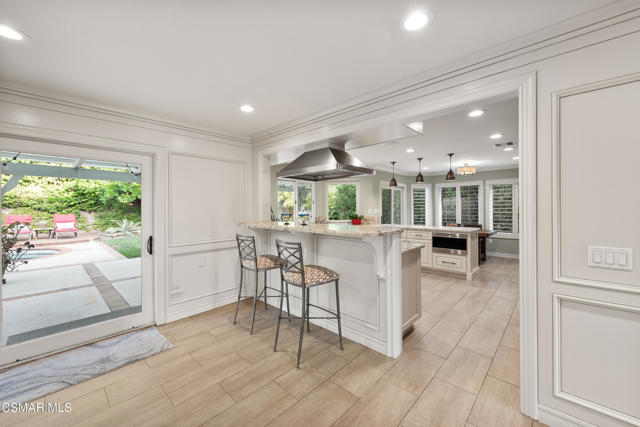 5816 Middle Crest Drive, Agoura Hills CA: https://media.crmls.org/mediaz/cc78bcee-a4d9-4f5e-8f3c-cbcdd747c561.jpg