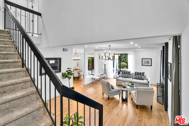1059 Hillview Circle, Simi Valley CA: https://media.crmls.org/mediaz/cc794ce1-e8a0-4484-a7a4-aa1d820024ab.jpg